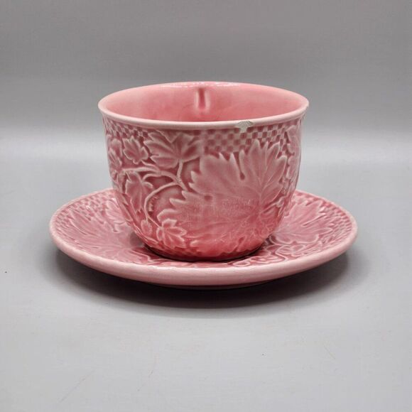 Bordallo Pinheiro Leaf and Vine Teacup and Saucer Blush Pink Made in Portugal - Picture 2 of 9